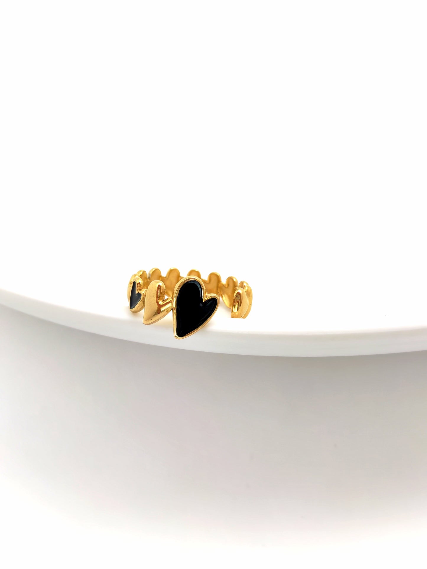 WINDING BLACK HEARTS STAILESS STEEL RING