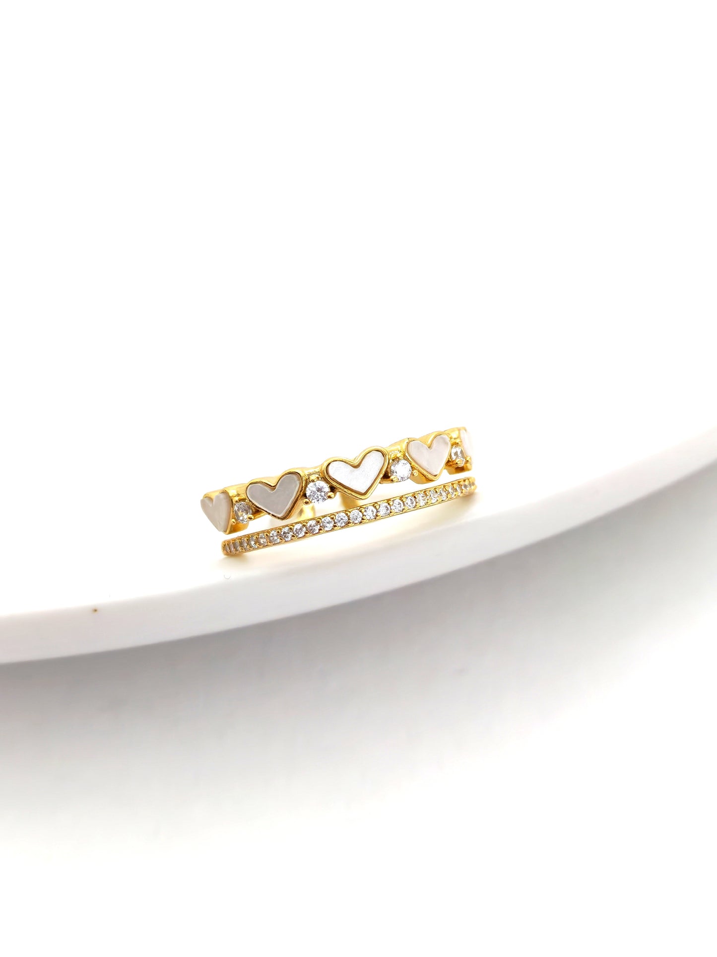 SIMPLE WHITE HEARTS RING