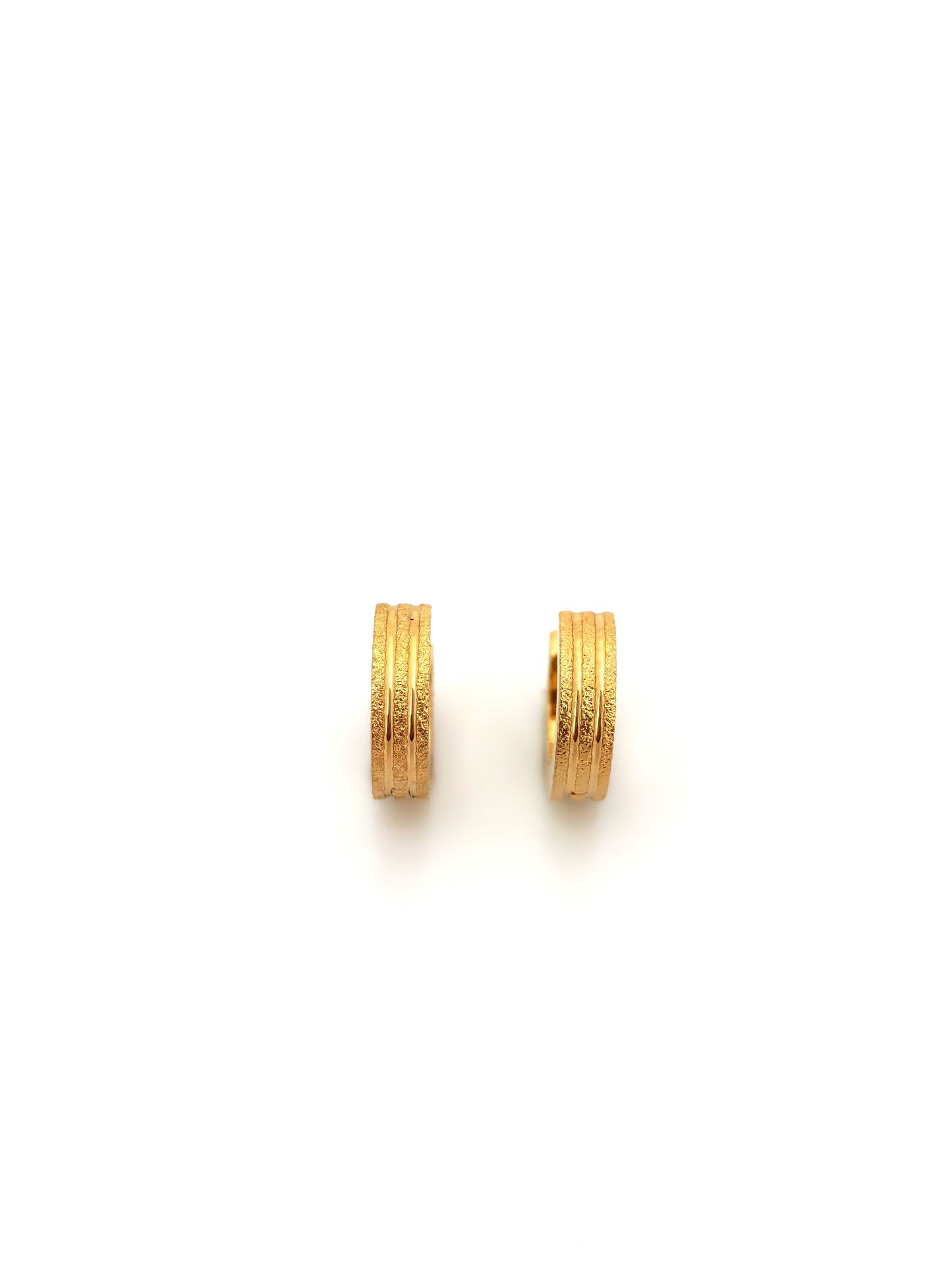 CAMILA HOOP EARRING
