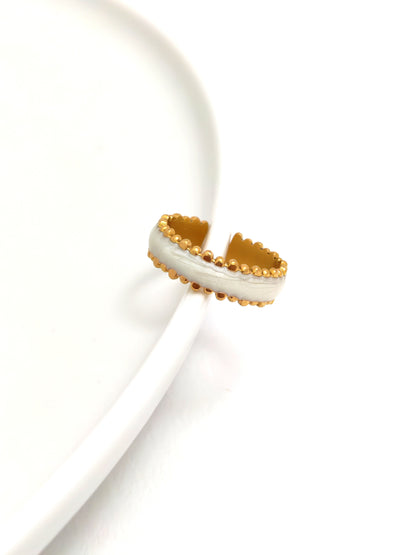 ELEGANT WHITE STAINLESS STEEL RING