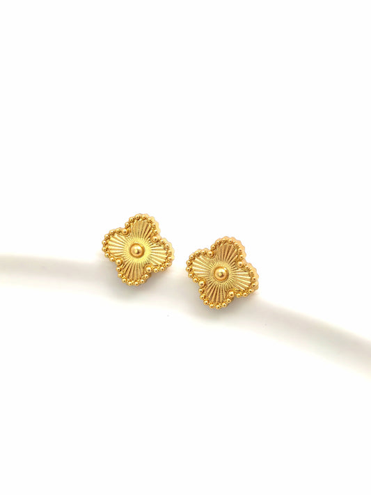 GOLDEN VANC STUD EARRING