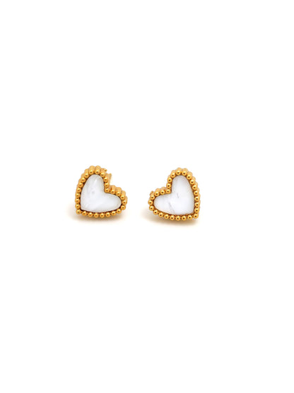 WHITE HEART STUD EARRING