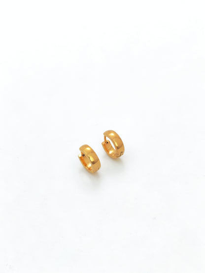 VIOLET HOOP EARRING