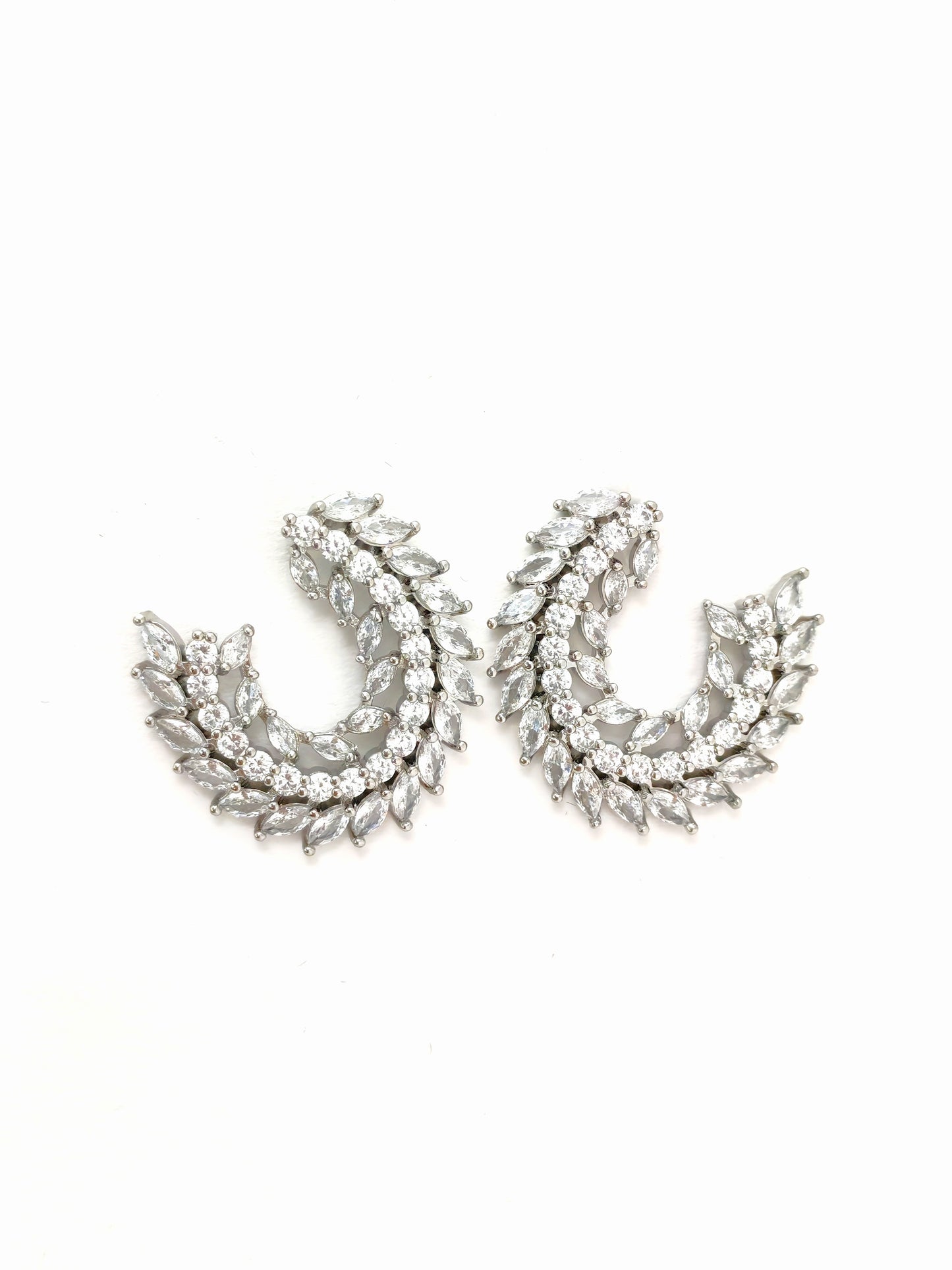 SOIREE SILVER STUD EARRING