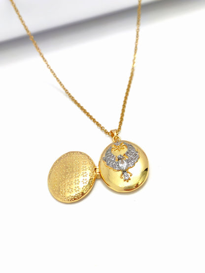 TRENDY BIRD NECKLACE - OVAL PENDANT