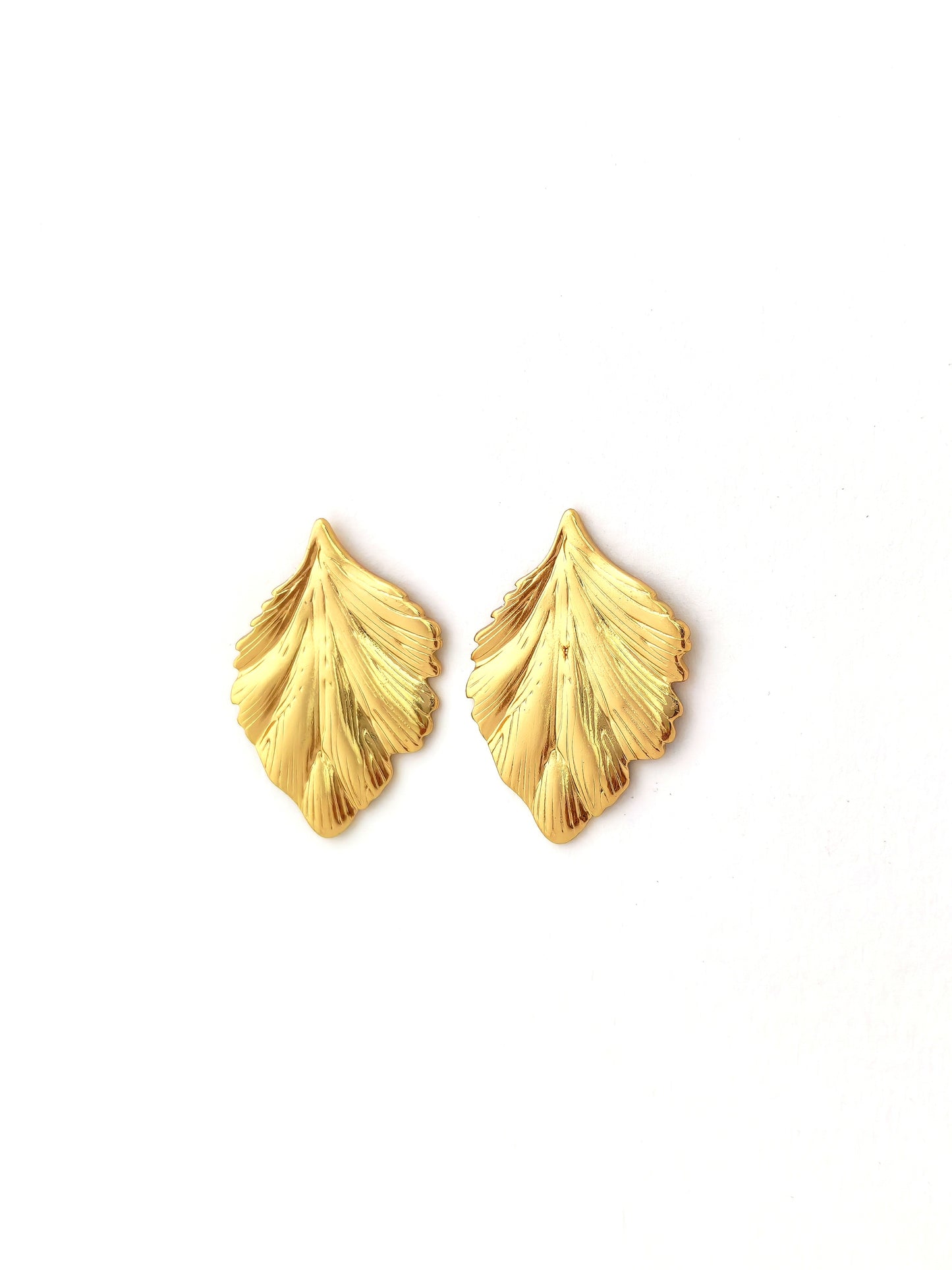 JOVINE STUD STAINLESS EARRING